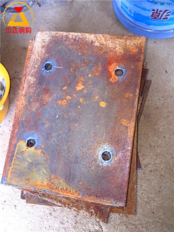 拱形屋頂牛腿使用穿墻預埋件